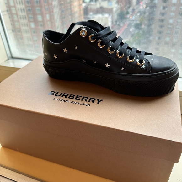 Burberry Jack Star Embellished Low Top Sneakers - Picture 1 of 9